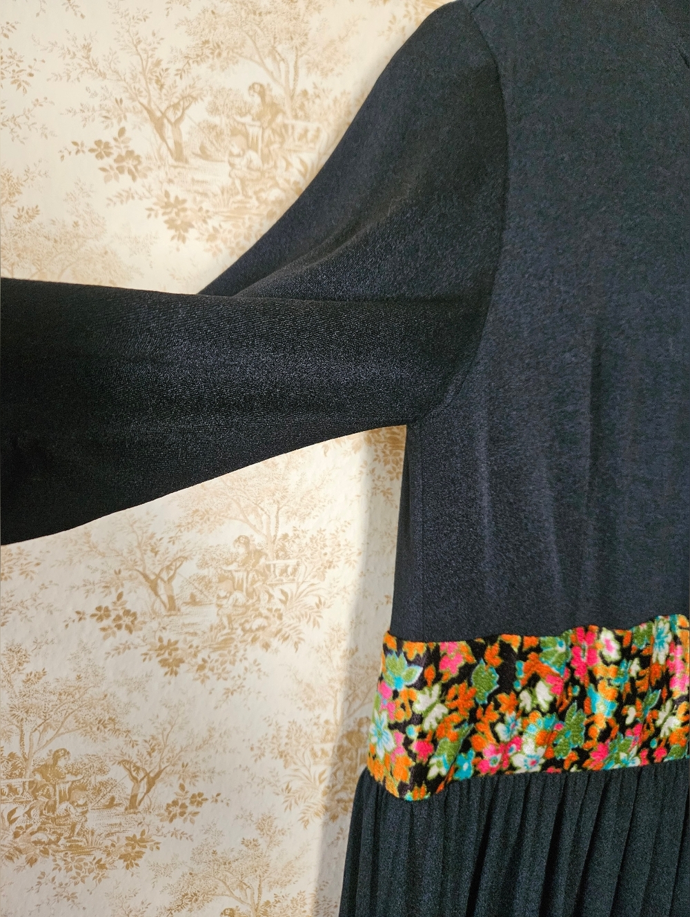 Vintage 1960s/early 70s Black Long Sleeved Maxi Dress Handmade - Picture 3 of 12
